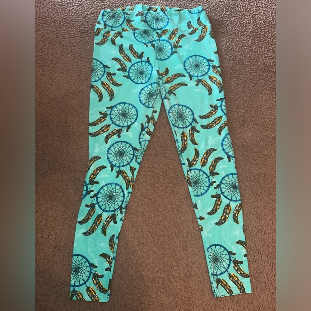 Lularoe “Dreamcatcher” Tall & Curvy leggings
